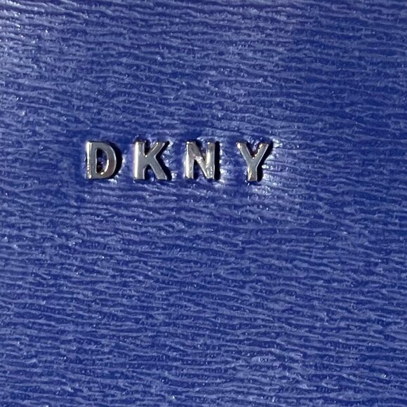 DKNY Sutton Leather Bryant Medium Zippered Tote Bag - Picture 4 of 9